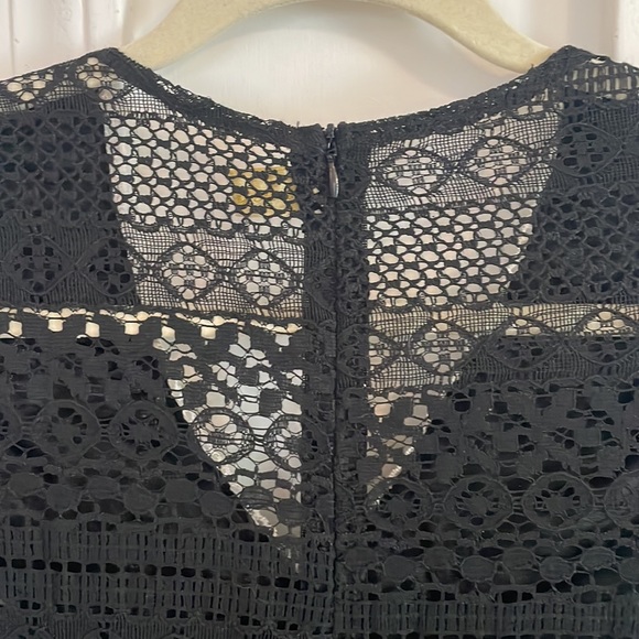 LACE DRESS - Picture 4 of 7